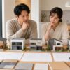 大手ハウスメーカーの特徴や価格、構造、保証を比較する日本人夫婦